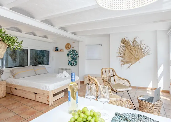 Milenial Immo - Estudio Far Cala Nans