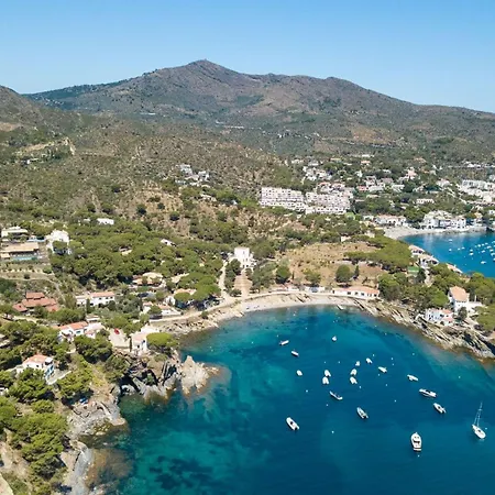 Milenial Immo - Estudio Far Cala Nans