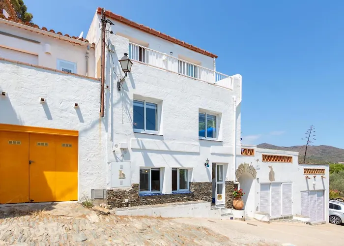 Milenial Immo - Estudio Far Cala Nans